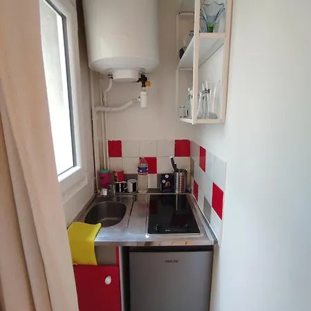 Beau Studio Parisien
