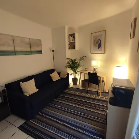 Beau Studio Parisien Paris